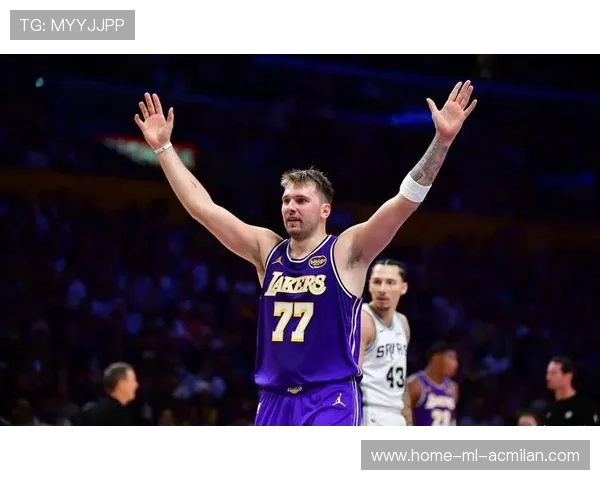 东契奇带队稳若泰山,球队化学反应成胜负分水岭 东契奇带队稳若泰山,球队化学反应成胜负分水岭