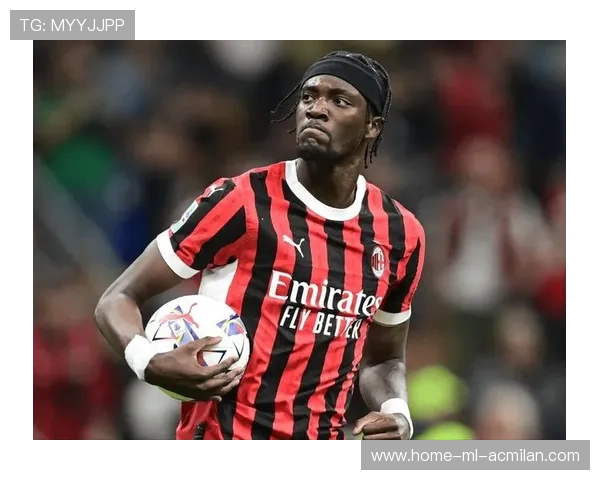 AC米兰—托莫里长传突破对方防线 AC米兰—托莫里长传突破对方防线