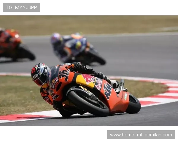 赛车弯道超越成赛场新艺术