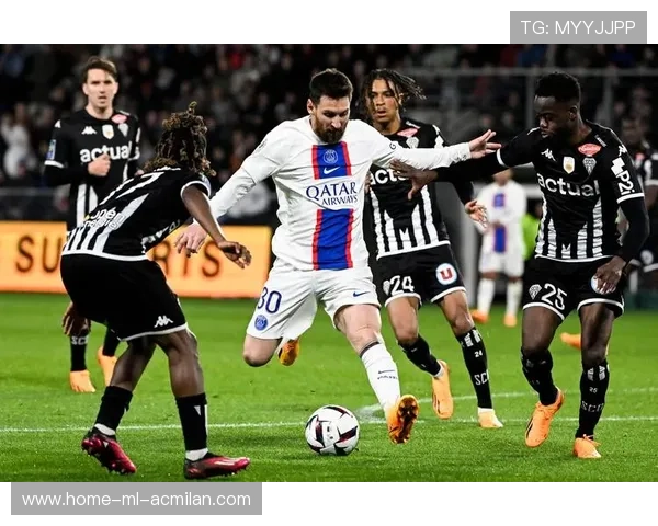 哈基米在防守中领到红牌被罚下场，将缺席下轮法甲