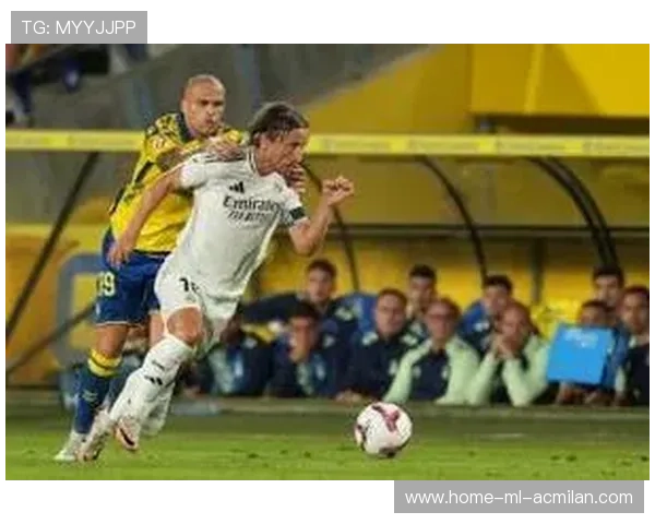 皇马多次抢断发起反击，维尼修斯劲射被门将托出