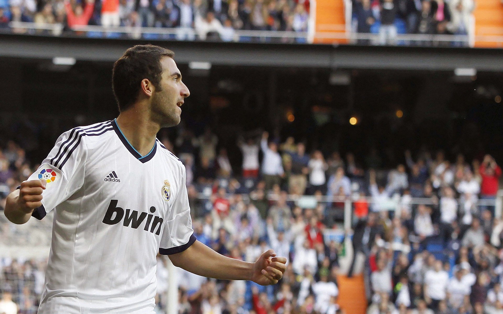 国足场上执行战术还原度热图分析，国足战术风格